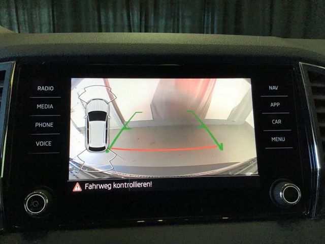 Fahrzeugabbildung Skoda Karoq Style 1.5 TSI DSG/Navi/ACC/Kamera/LED/SHZ
