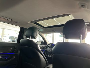 Mercedes E 220 - 11