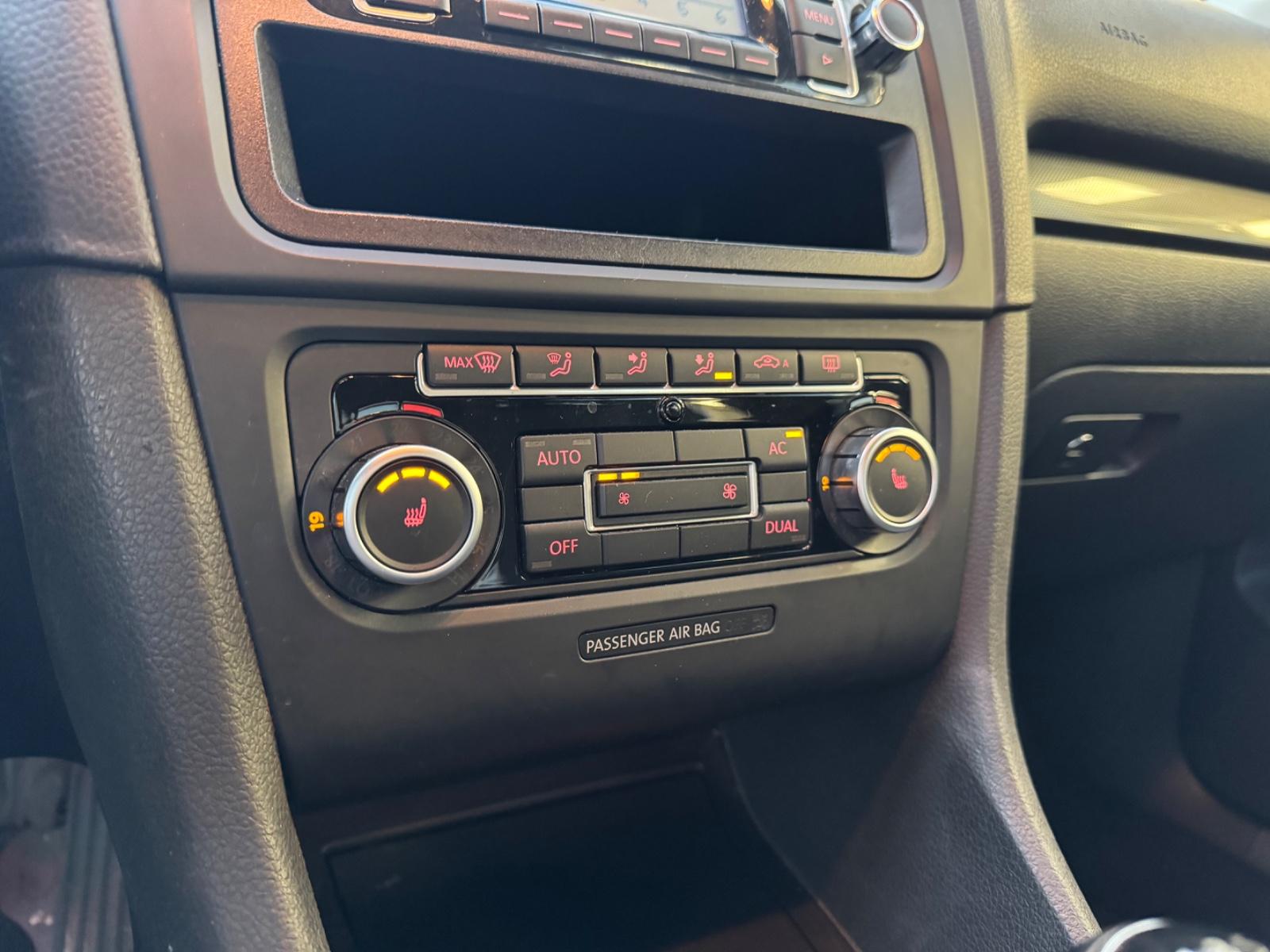 Volkswagen Golf 2010 — photo 13