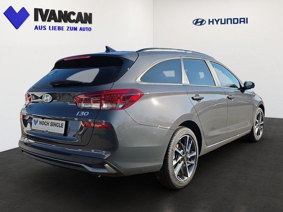 Fahrzeugabbildung Hyundai i30 Kombi 1.0T 100PS DCT ADVANTAGE