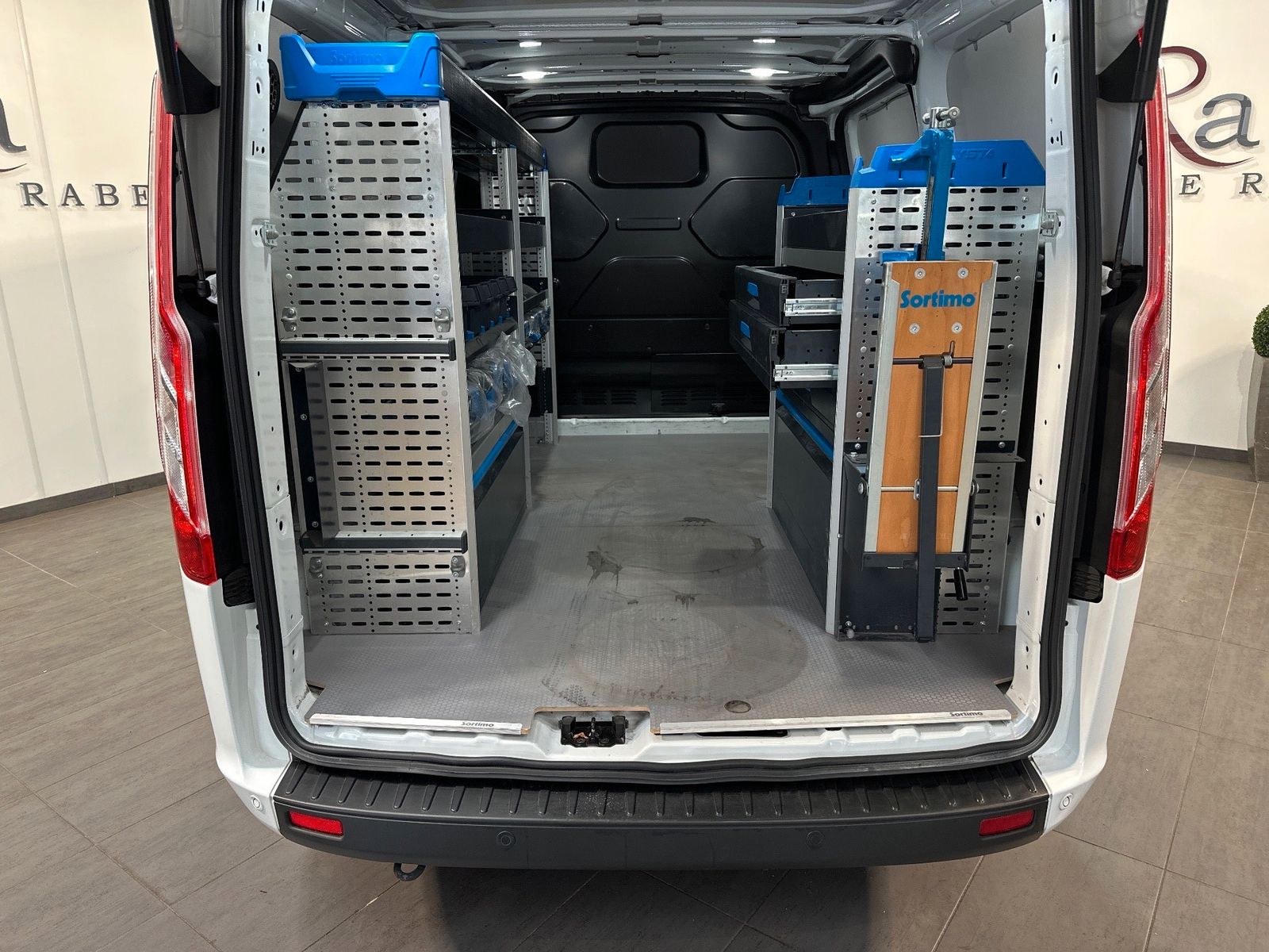 Fahrzeugabbildung Ford Transit Custom 280 L1H1 SORTIMO+NAV+KAMERA+PDC