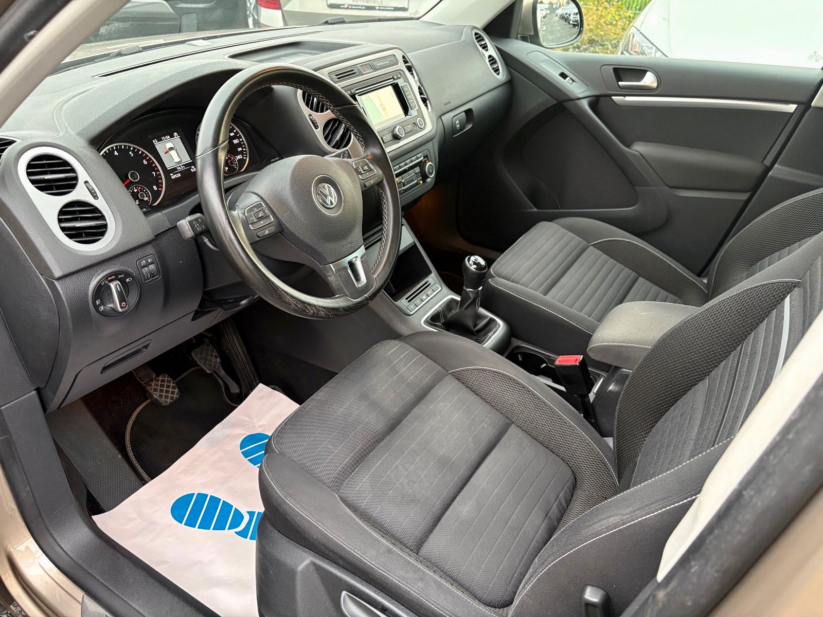 Fahrzeugabbildung Volkswagen Tiguan 1.4 TSI Cup Sport & Style Navi SPORTSITZE