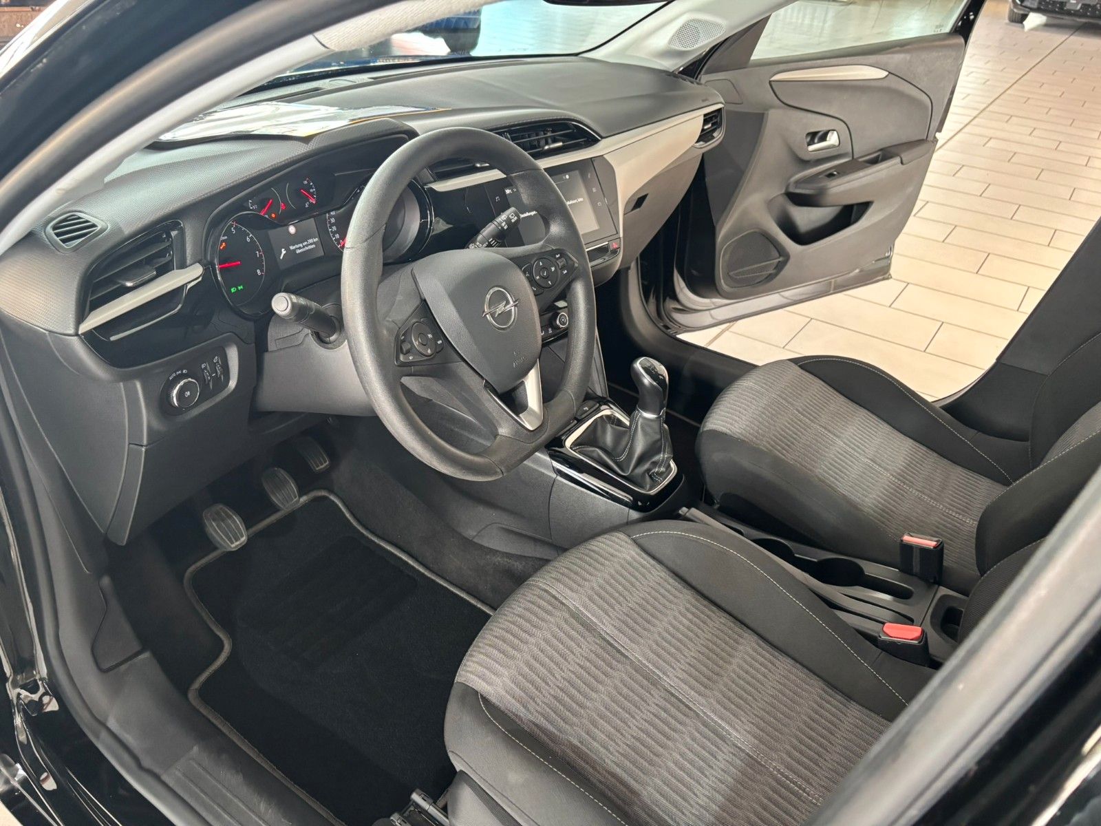 Fahrzeugabbildung Opel Corsa F 1.2 EDITION NAVI/TEMP/PDC/SPORT/DAB+