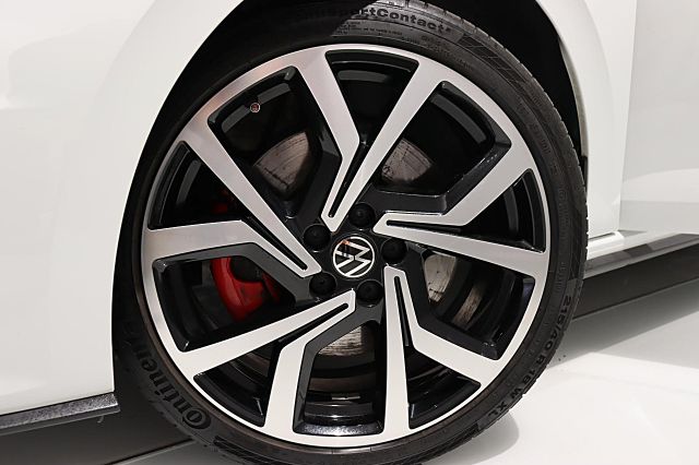 Polo GTI 2.0 TSI DSG NAVI PANO SHZ ACC SPORTFW