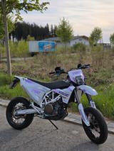 Husqvarna 701 - HUSQVARNA SUPER MOTO