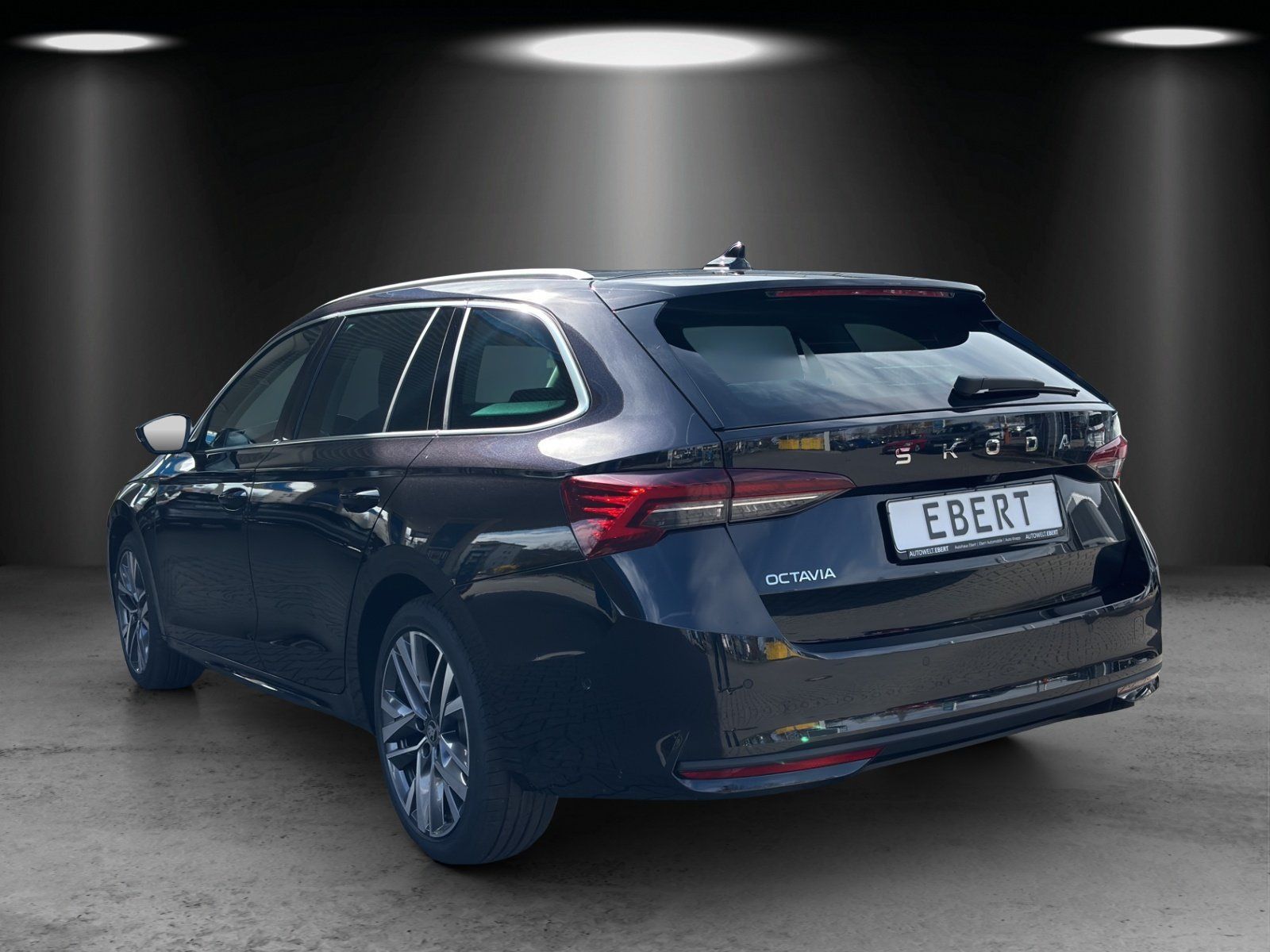 Fahrzeugabbildung SKODA Octavia Combi Balance 1,5TSI110kW DSG/AHK/Stahzg