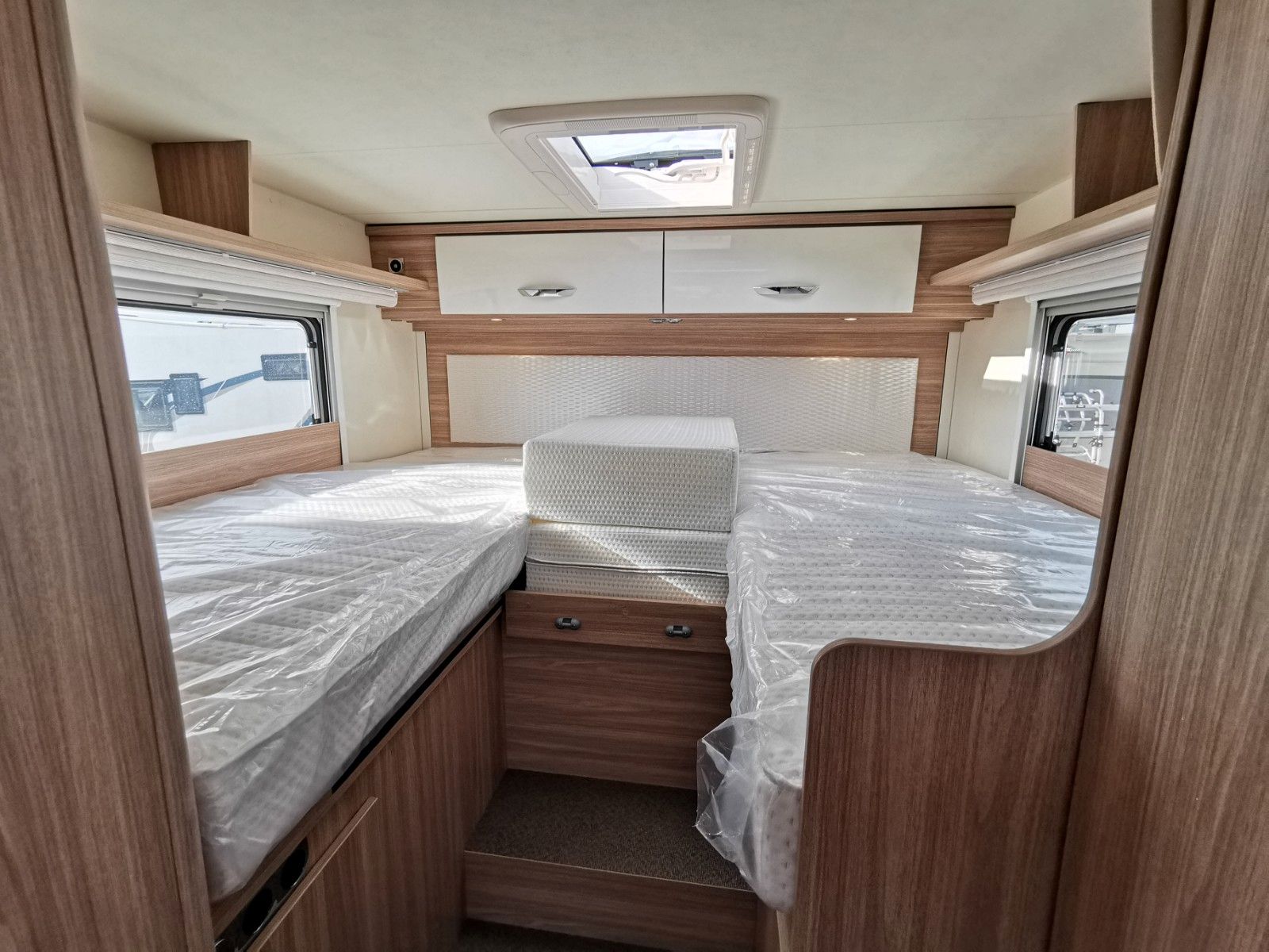 Fahrzeugabbildung Bürstner Limited T 726 G  SIE SPAREN 13.839 € !!!