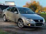 Volkswagen Passat Limo 2.0 FSI*DSG*II.HAND*LEDER* - Volkswagen Passat aus 2007
