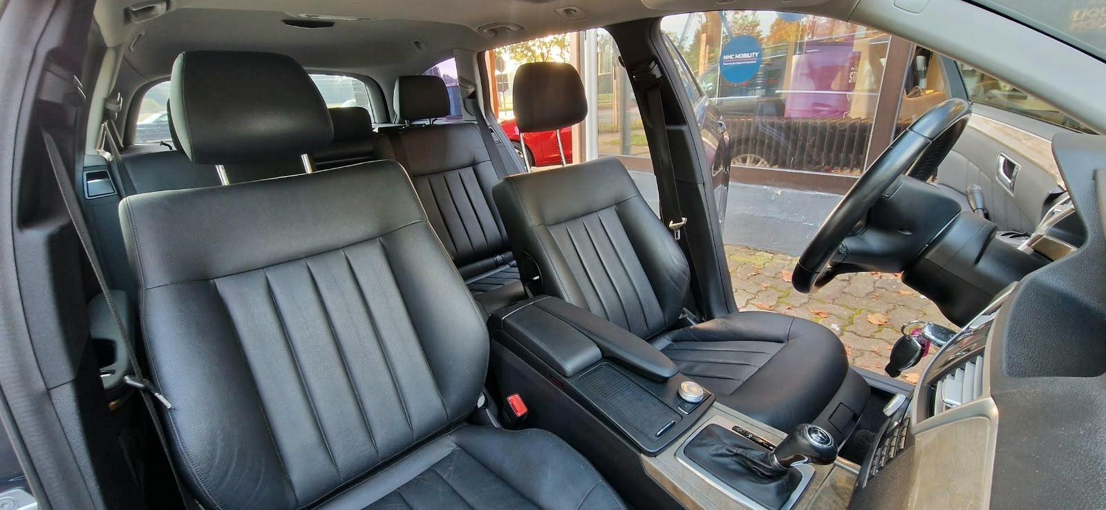 Mercedes-Benz E220 2011 — photo 20