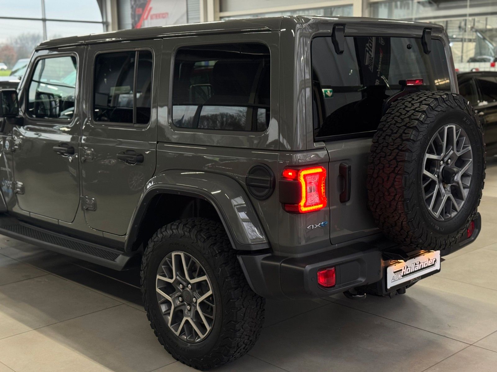 Fahrzeugabbildung Jeep Wrangler Unlimited 2.0 4xe Plug-In Hybrid Sahara