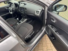 Fahrzeugabbildung Jeep Compass 2.0 MultiJet 103kW Longitude 4x4