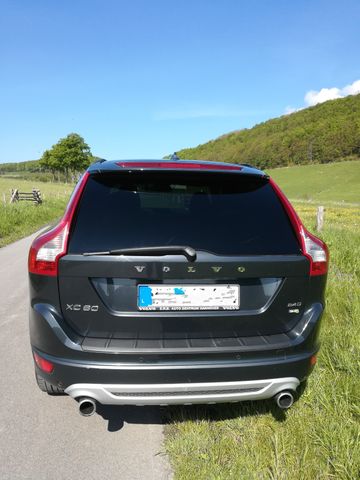 Volvo XC60 2.4D DRIVe R Design 