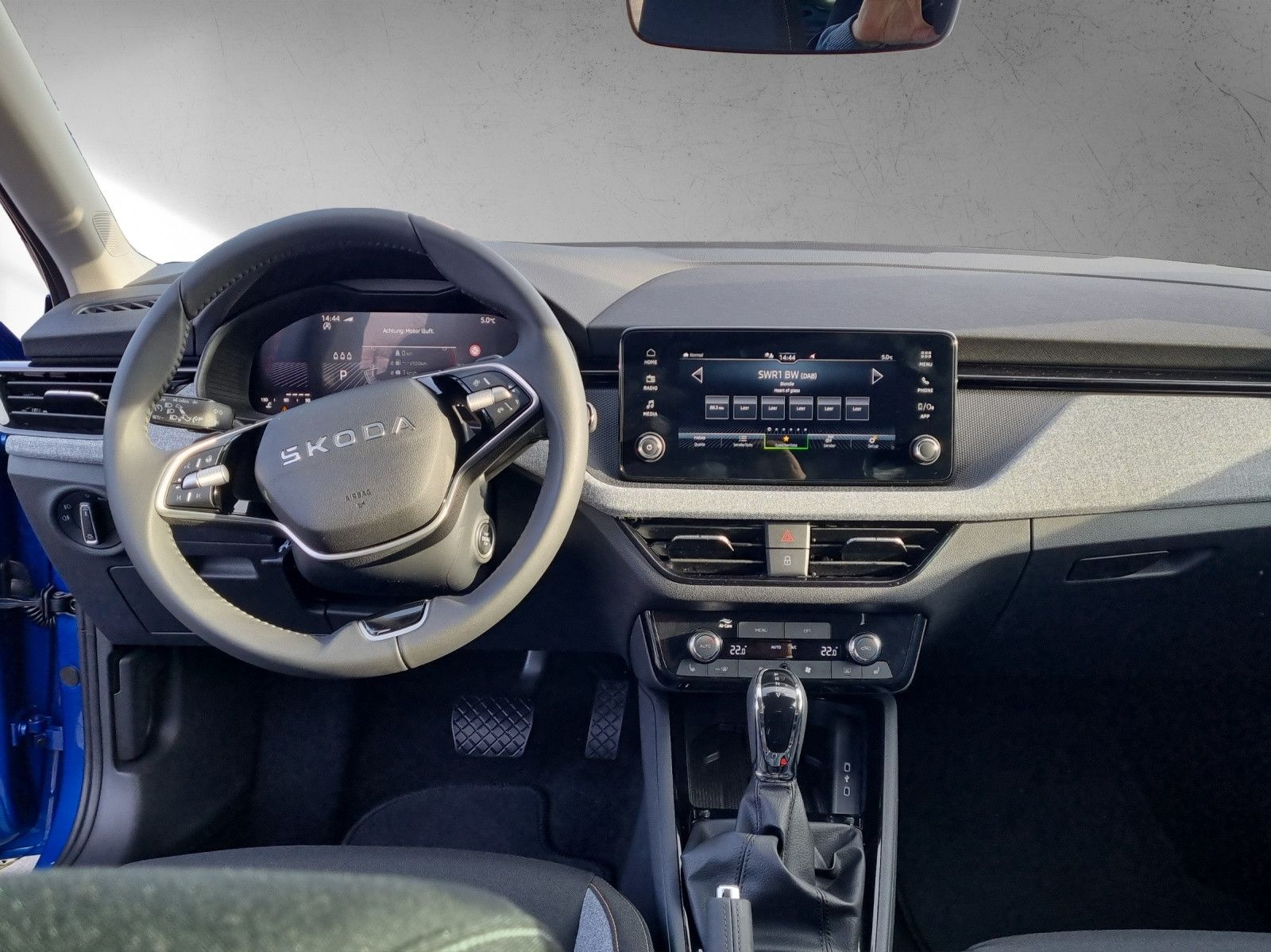 Fahrzeugabbildung SKODA Scala Tour 1,0 TSI DSG Black Image SimplyClever