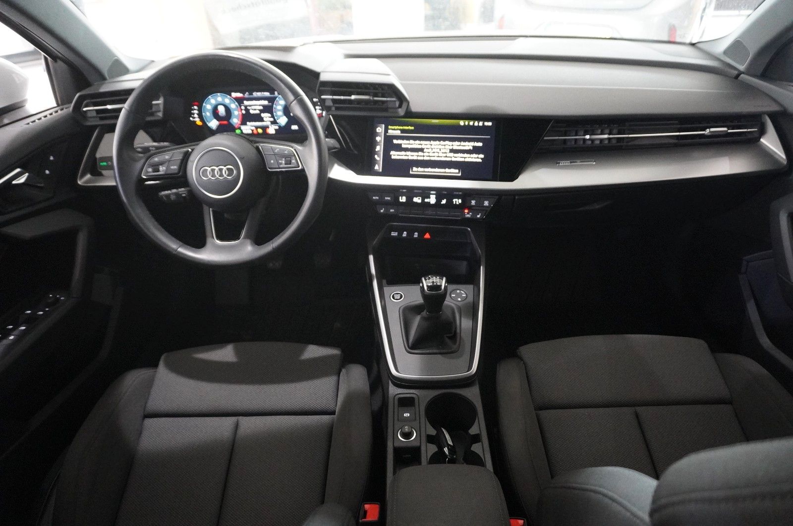 Fahrzeugabbildung Audi A3 Sportback 35 TFSI NAVI/LED/SPORT/SHZ/VIRT/DAB