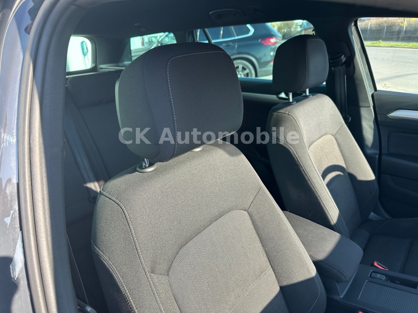 Fahrzeugabbildung Volkswagen Passat Variant Comfortline 2.0TDI/DSG/LED/AHK