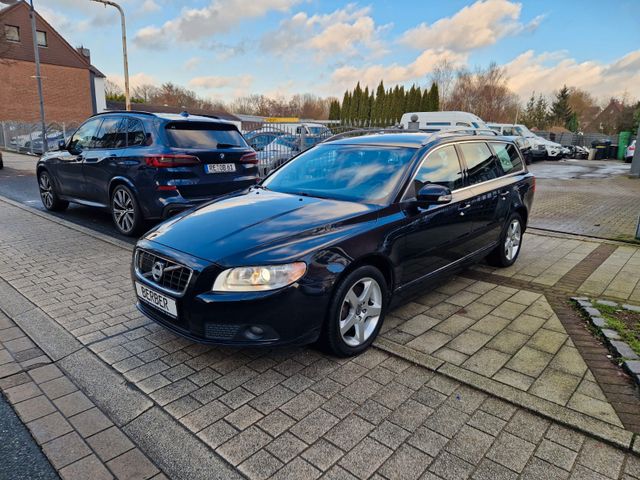 Volvo V70 Summum 2.4 AWD 4X4*XENON*LEDER*AHK*BLIS*ACC*