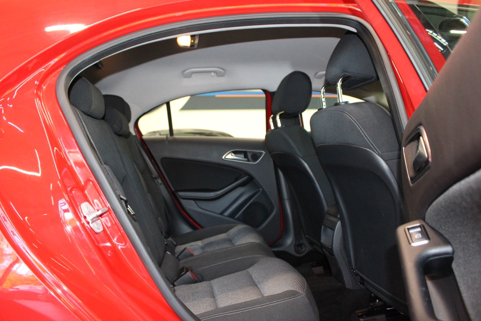 Fahrzeugabbildung Mercedes-Benz A 200 CDI *Bi-Xenon*PDC Navi