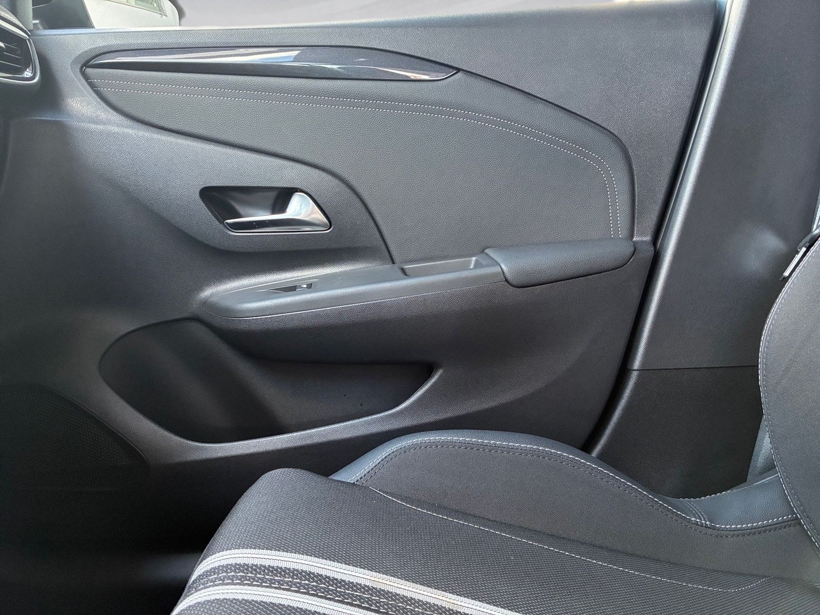 Fahrzeugabbildung Opel Corsa F 1.2 Turbo GS Kamera,LED,Navi,PDC,SHZ,LM