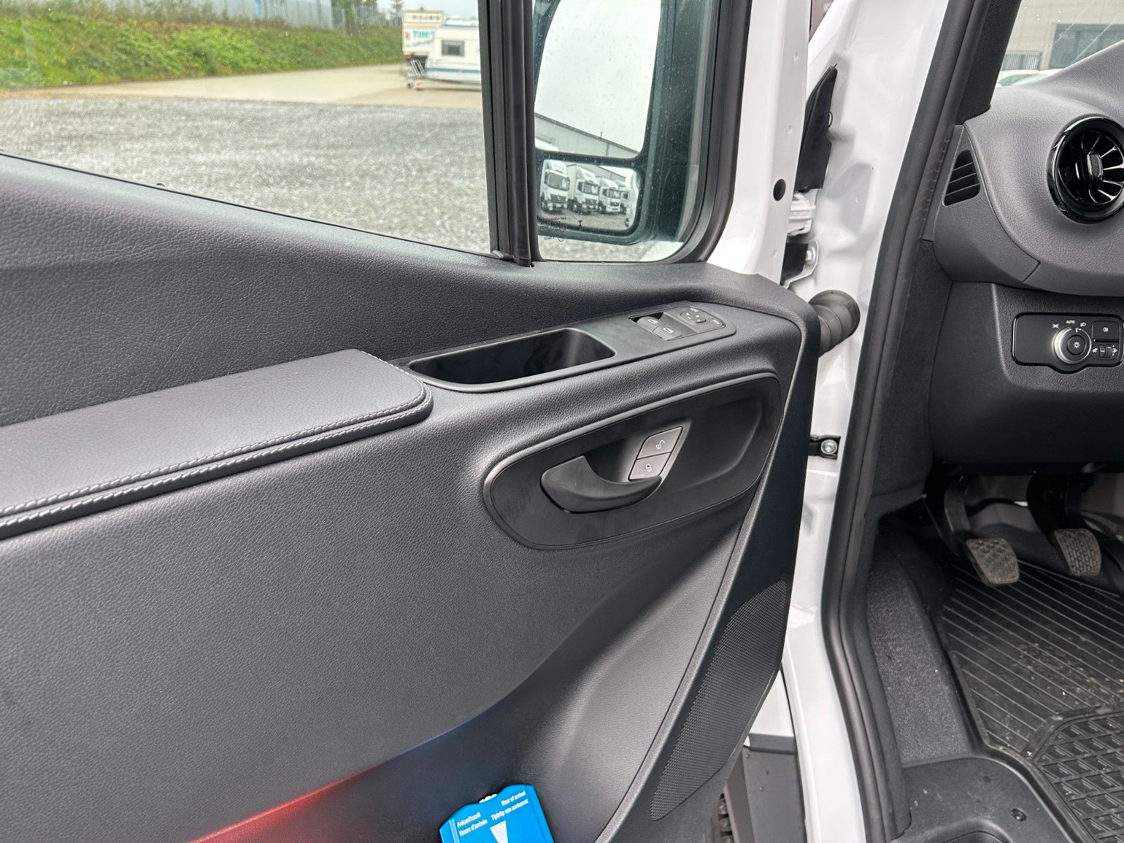 Fahrzeugabbildung Mercedes-Benz Sprinter III Tourer 317 CDI Navi Kamera