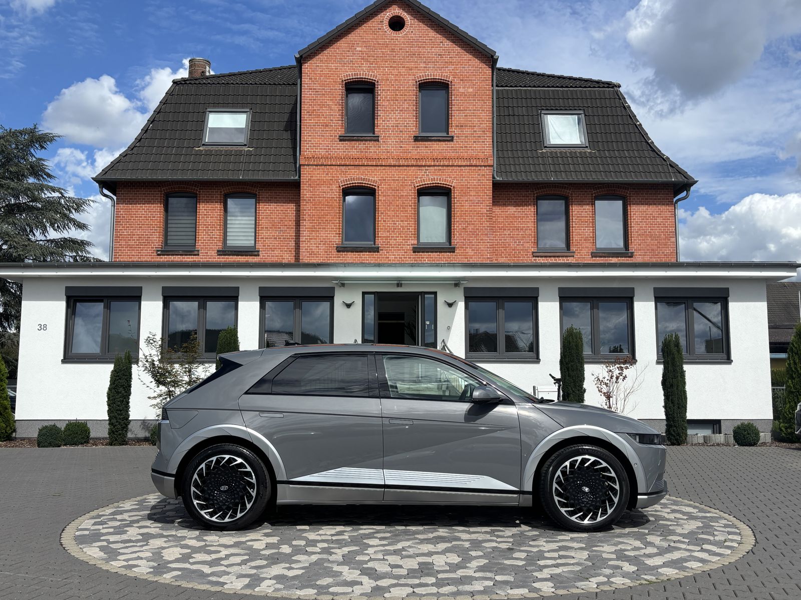 Hyundai Ioniq 5 Uniq 4WD PIXEL HUD SOLAR 360° RELAX AHK