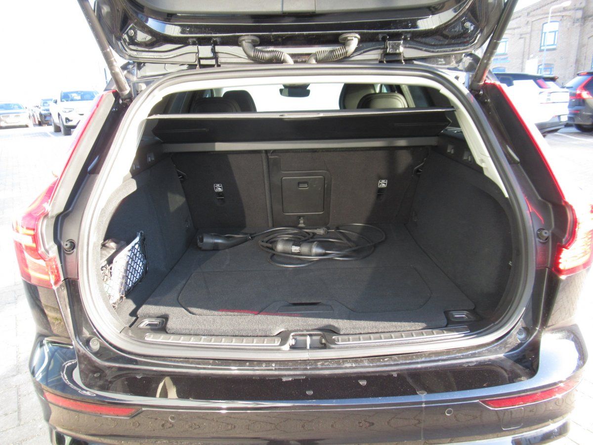 Volvo V60 T8 Recharge AWD Ultra Dark Automatik foto 5