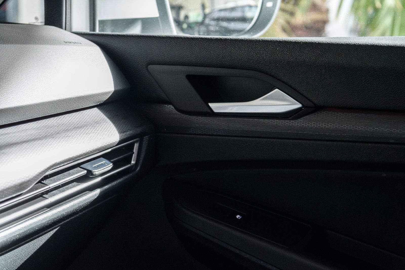 Fahrzeugabbildung Volkswagen Golf VIII Lim. GTE eHybrid +DSG+Navi+ACC