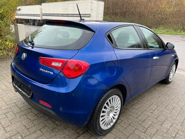 Alfa Romeo Giulietta Basis. Klima. Navi. Tempomat.