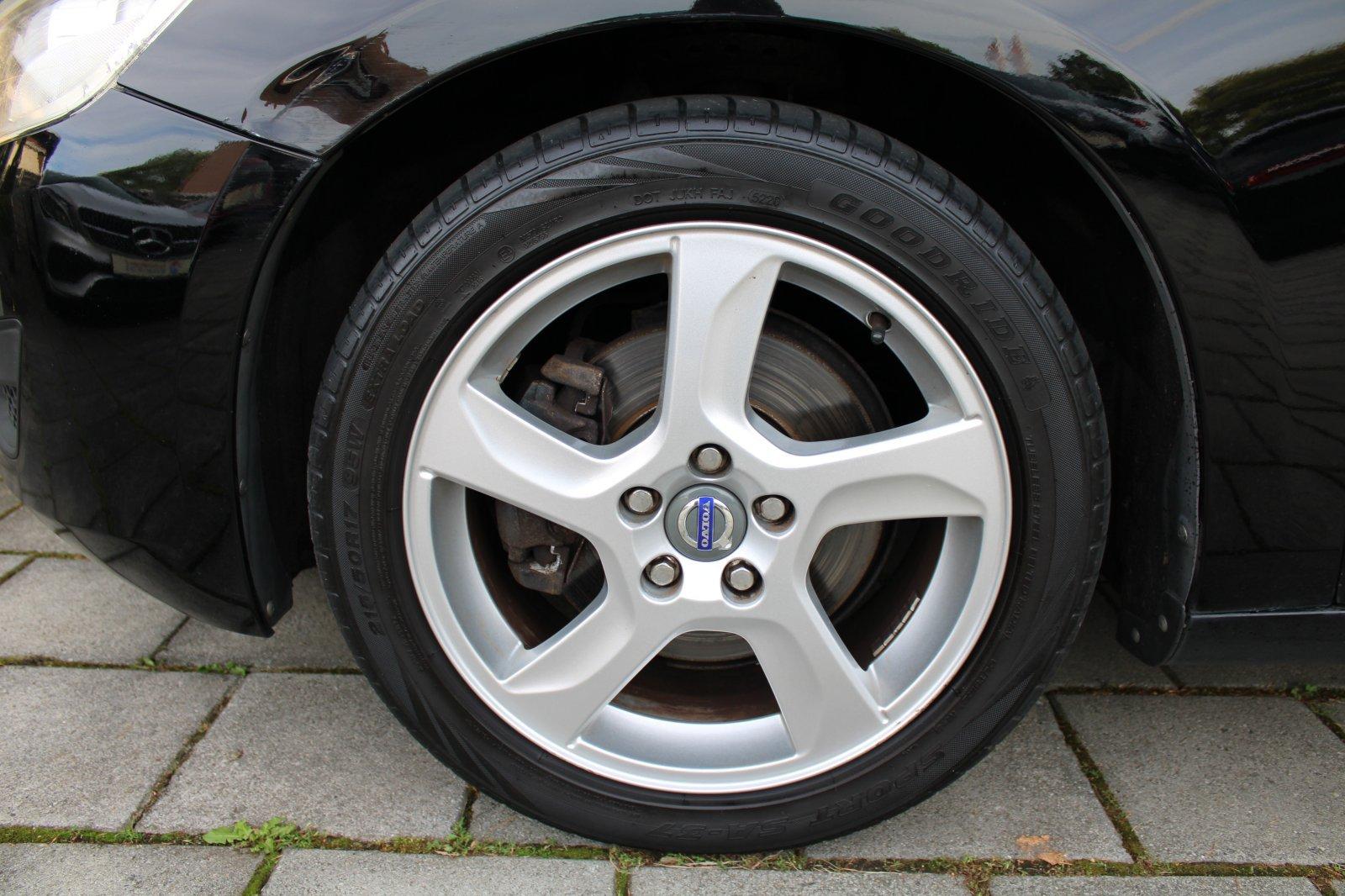 Volvo V60 2011 — photo 19