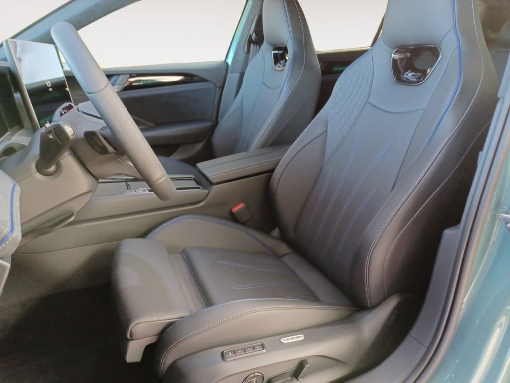 Fahrzeugabbildung Volkswagen Passat Variant 2.0 TDI 4Motion DSG R-Line Sthzg