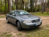 Audi A4 1.8 - angemeldet, TÜV 08/2026 - Audi A4 aus 1999: 2.8