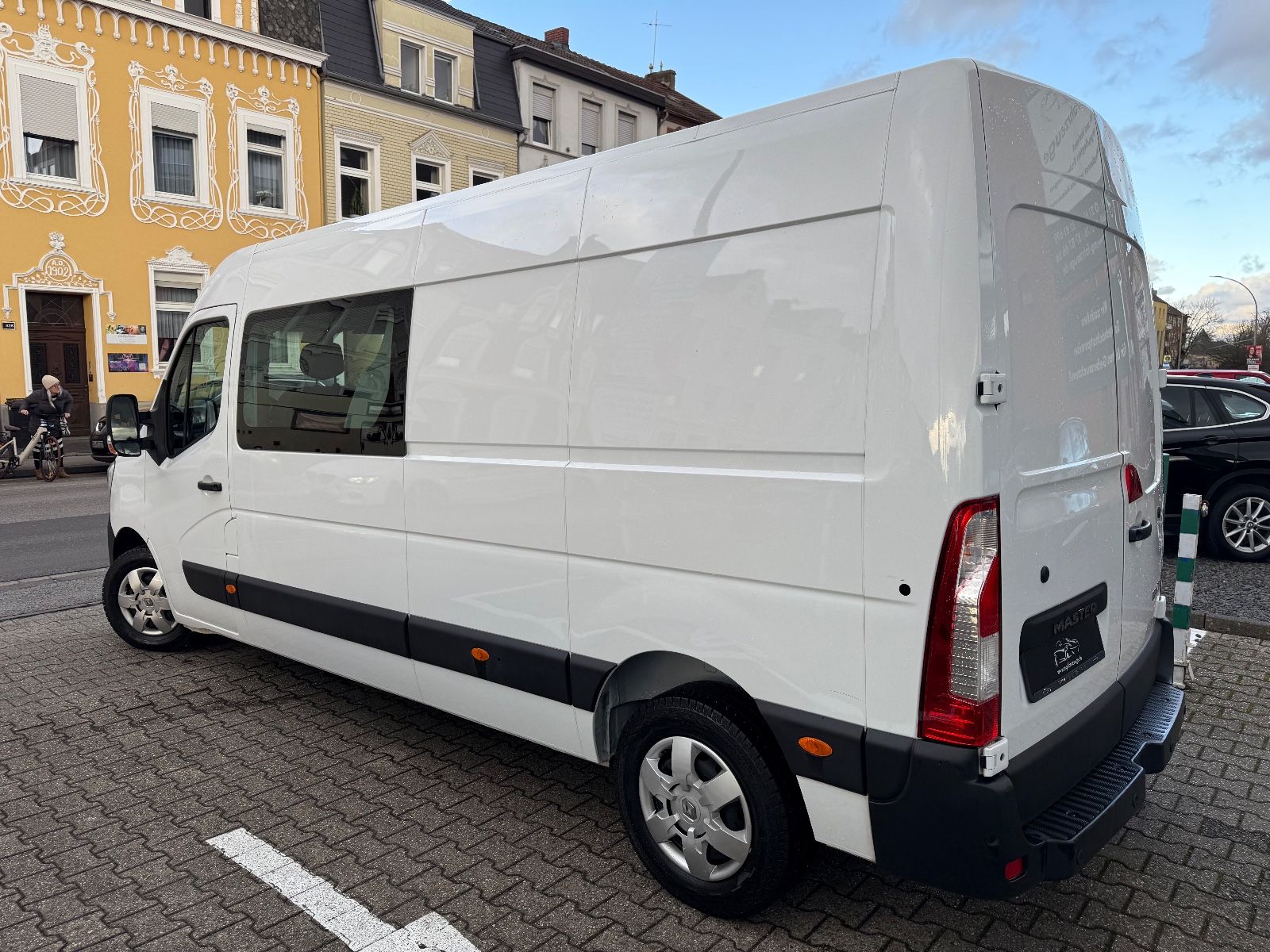 Fahrzeugabbildung Renault Master III Kasten L3H2 NAVI KAMERA 7-SITZER