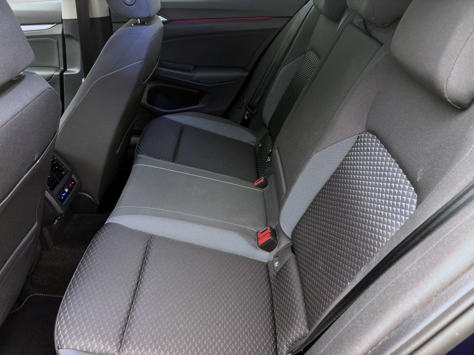 Volkswagen Golf 1.5 TSI ACTIVE STDHZG NAVI HuD SITZHZG