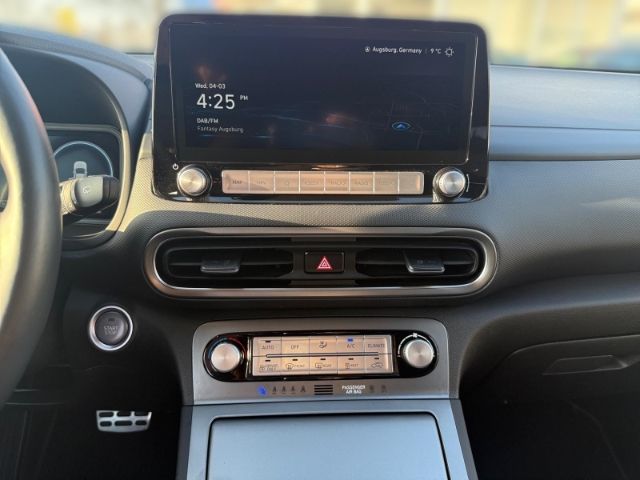 Fahrzeugabbildung Hyundai KONA Edition 30+ Elektro 2WD +KLIMA+NAVI+PDC+SHZ