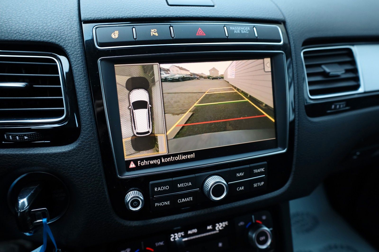 Fahrzeugabbildung Volkswagen Touareg V6 TDI 4M Navi,Xenon,360° Kamera,AHK