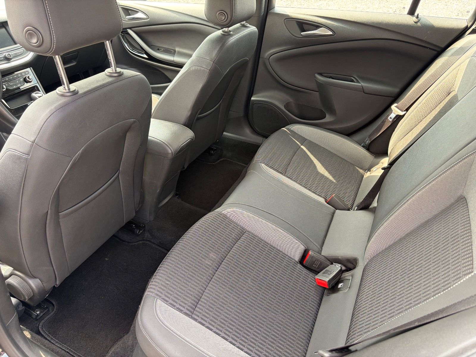 Fahrzeugabbildung Opel Astra K Sports Tourer Elegance Start/Stop