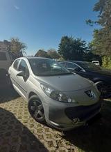 Peugeot 207 Urban Move 95 Vti 4 tütet - Peugeot 207 Gebrauchtwagen in Nürnberg