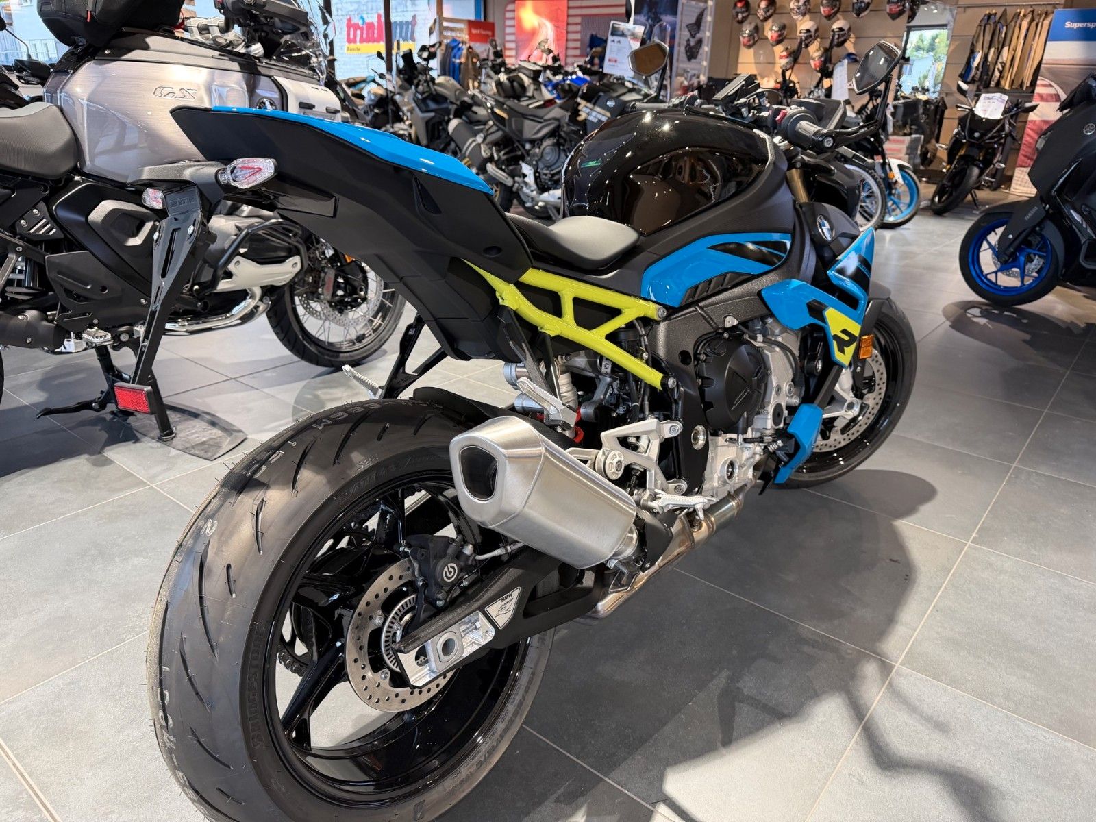 Fahrzeugabbildung BMW S 1000 R Sport 3 Pakete+ Extras MY26