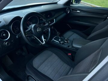 Alfa-Romeo Stelvio - 5