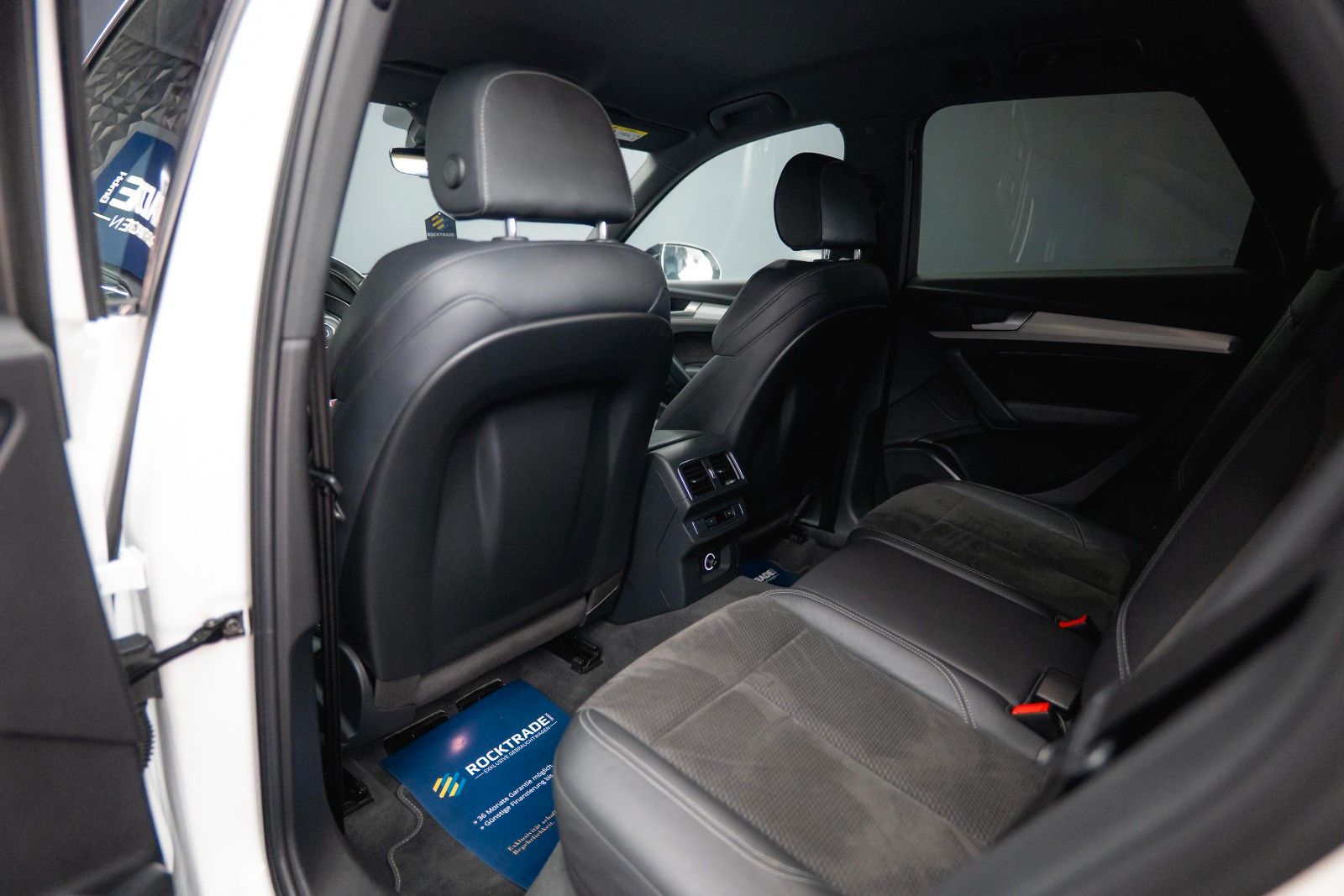 Fahrzeugabbildung Audi SQ5 3.0 TDI quattro Optik-Paket Schwarz *LED*19%