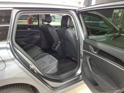 Passat Variant 1.5 eHybrid DSG BUSINESS LED+AHK+