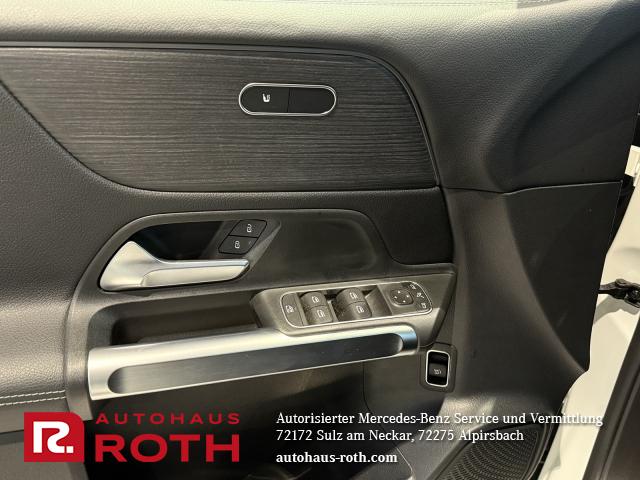 Mercedes-Benz GLB 220