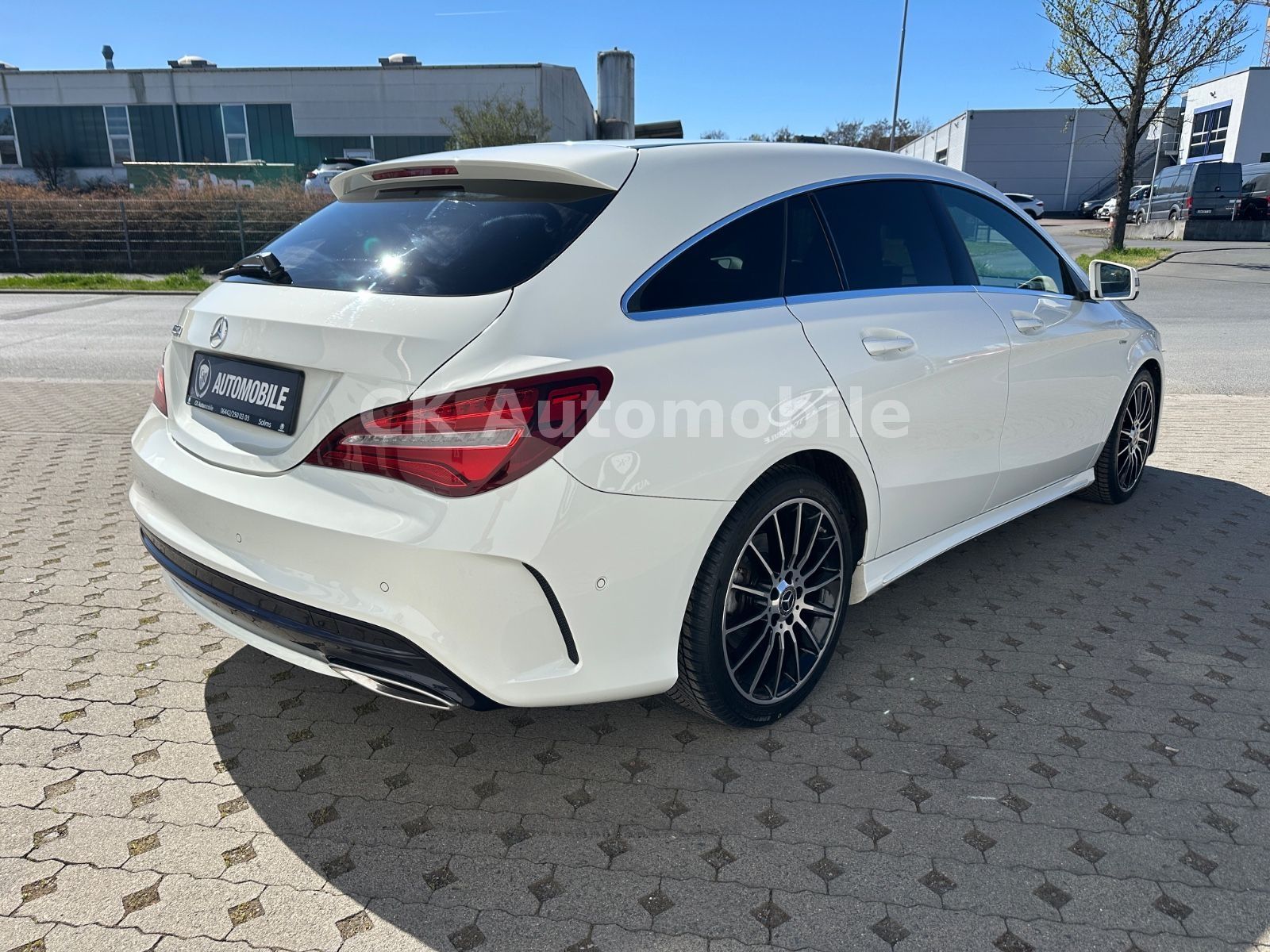 Fahrzeugabbildung Mercedes-Benz CLA220d Shooting Brake Peak Edition/Navi/LED/Kam