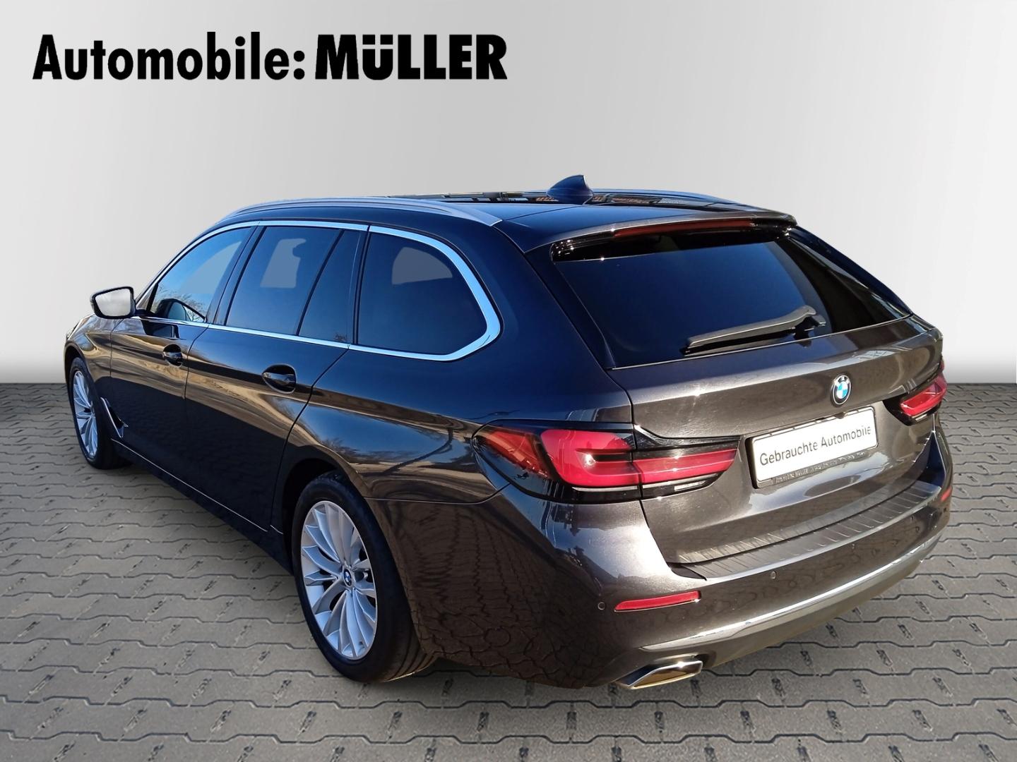 BMW 530 i Tour LuxuryLine Park-Assistent+AHZV+LED+DA