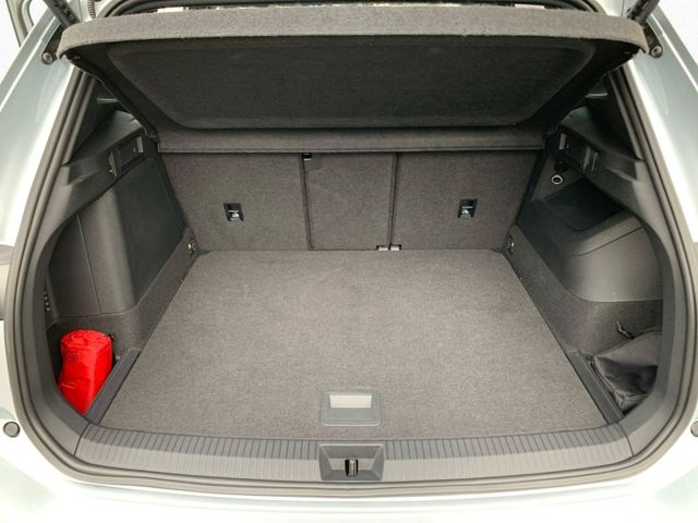 Tiguan 1.5 eHybrid DSG R-LINE AHK+NAVI+KAMERA+