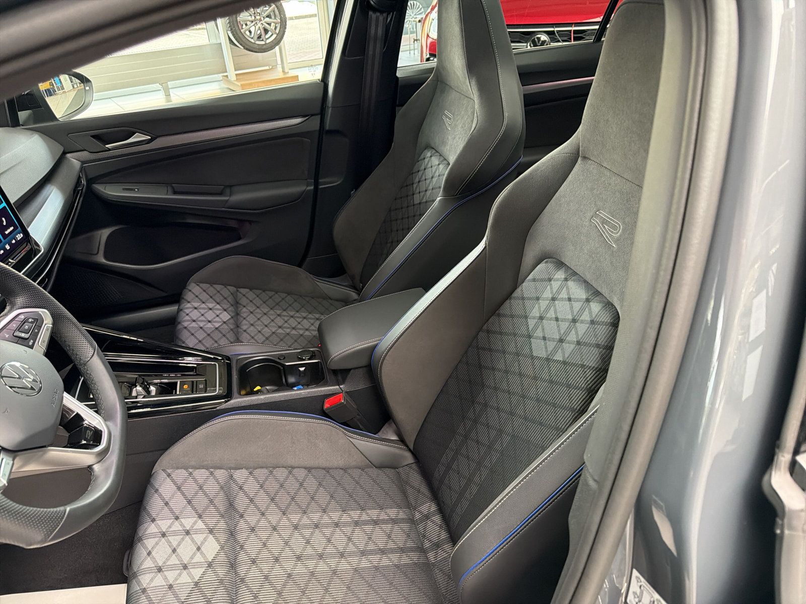 Golf Variant R-Line eTSi DSG PANO AZV Navi