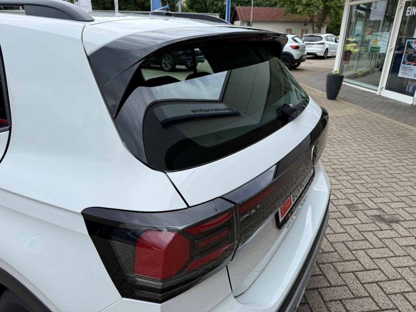 Fahrzeugabbildung Volkswagen T-Cross 1.0 TSI 70 kW Life LED ACC Apple CarPlay