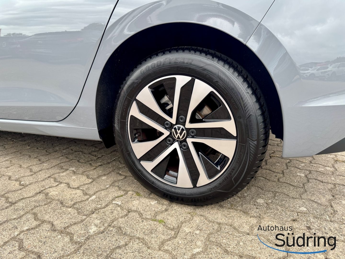 Golf 1,5 eTSI Energy DSG AHK Navi ACC Rückfahrk.