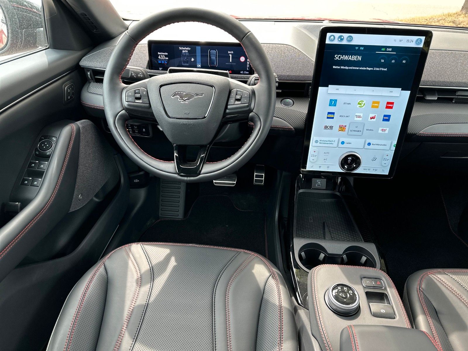 Fahrzeugabbildung Ford Mustang Mach-E Premium AWD