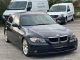 BMW 325 Baureihe 3 Lim. 325i - BMW 325 aus 2005: 325i