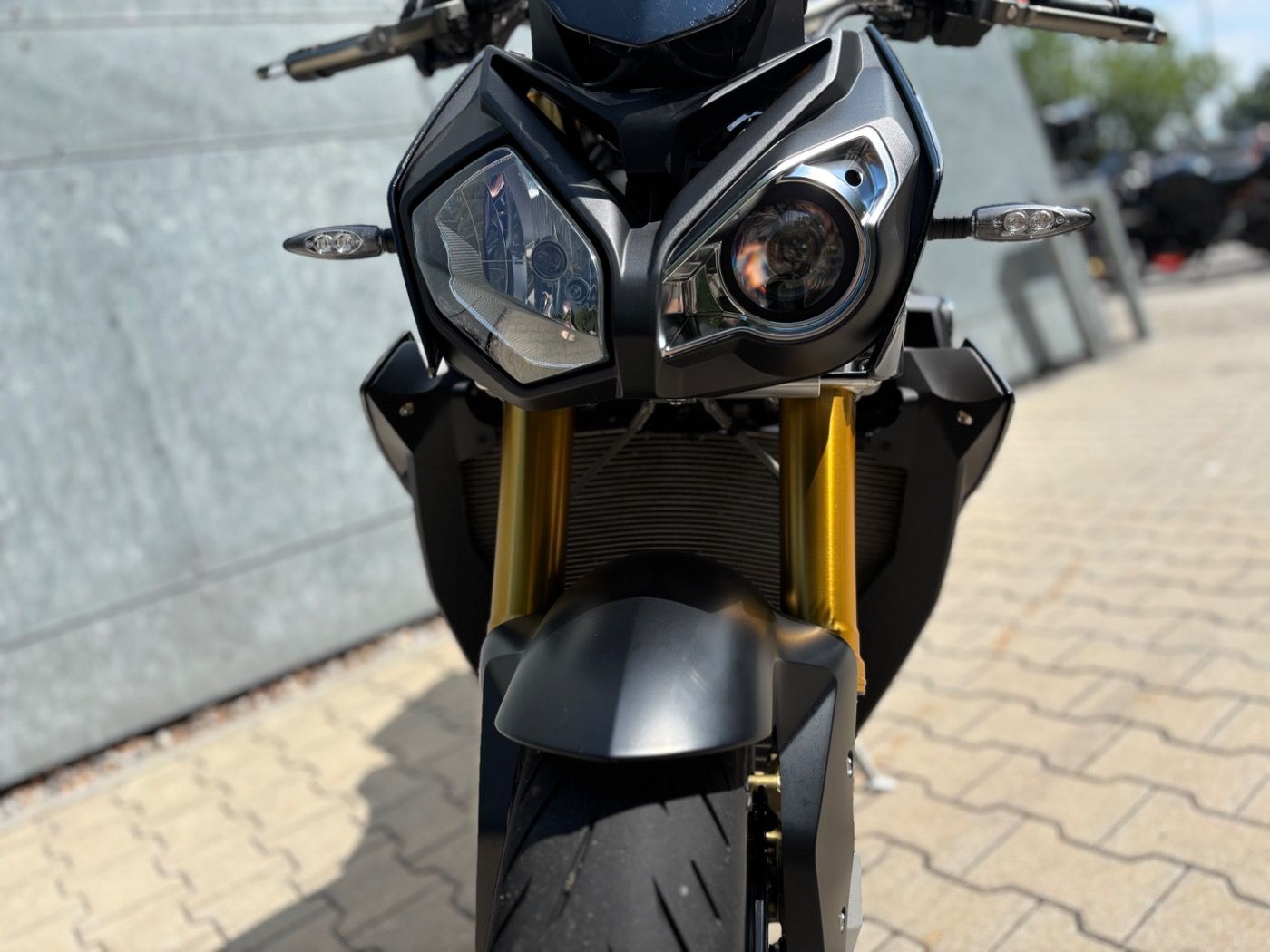Fahrzeugabbildung BMW S 1000 R Sport- und Dynamik Paket Akrapovic, Frä